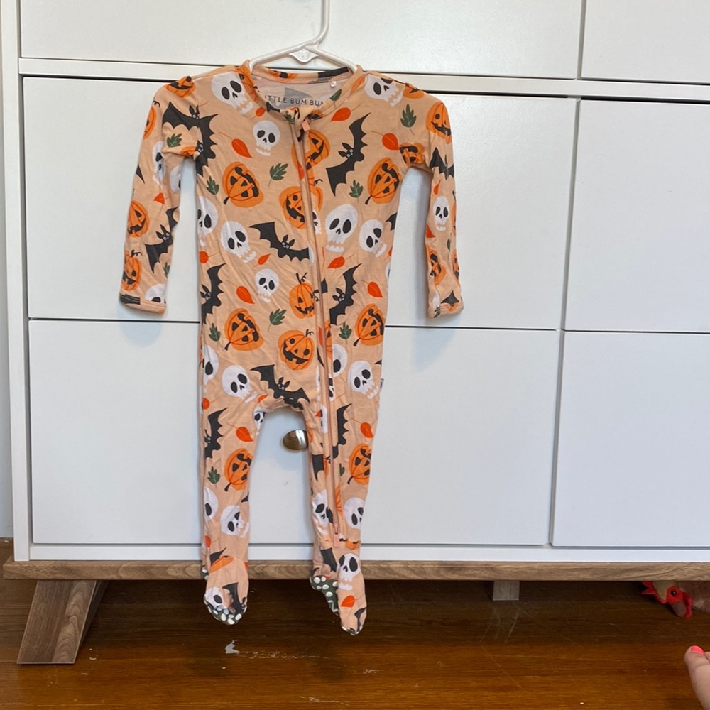 Little Bum Bums / Bums and Roses Halloween Footie